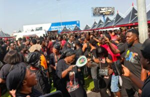 Thousands gather to bid Daddy Lumba farewell Thousands gather to bid Daddy Lumba farewell